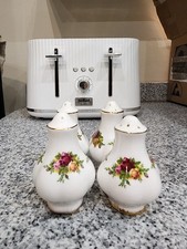 2 x Royal Albert OLD COUNTRY ROSES salt and pepper sets