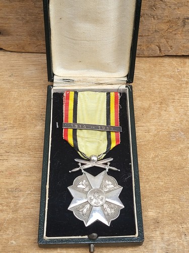 Vintage boxed belgian medal - vintage,