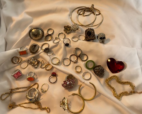 Huge costume jewellery - job, lot