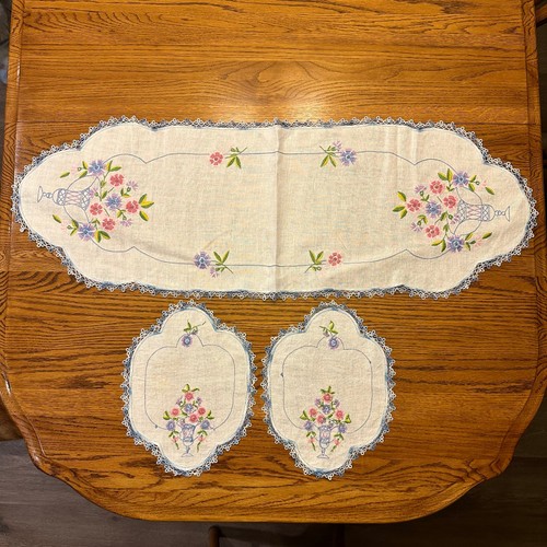 Floral embroidered table - floral,