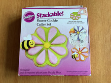 Wilton Stackable 3D Flower & Bee Cookie Cutters,3 Piece 
