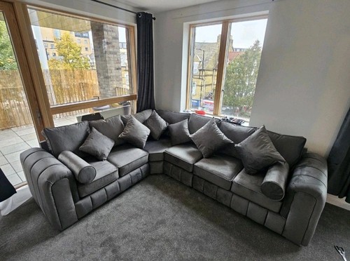 Brand new lilly - brand, seater