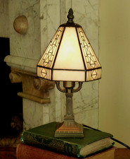 Tiffany style table lamp &