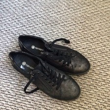 REMONTE.Ladies Black Flat Shoes (7)(40) New.