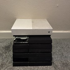 3 x Sony PlayStation 4