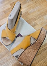 Clarks Women's Sandals Size 6