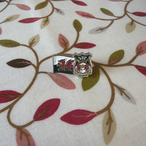 Wrexham afc pin badge - pin,