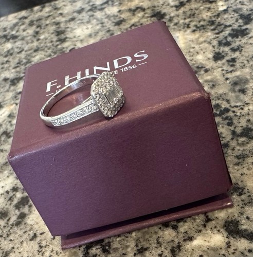 9ct white gold - white,