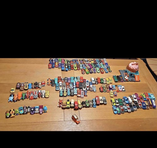 Large job lot diecast cars - lot, of