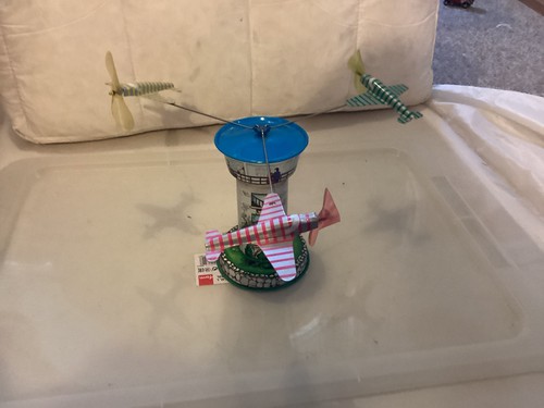 Vintage airplane spinning - ,