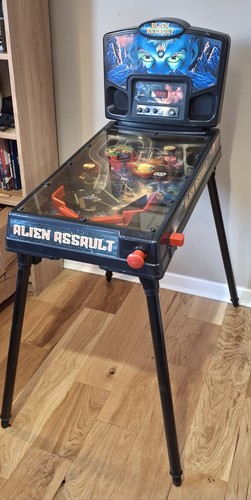 Pinball machine alien - machine,