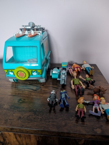 Scooby doo bundle figures - scooby,