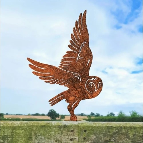 Rusty garden metal owl - metal,