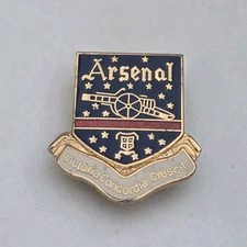 RARE ARSENAL PIN BADGE