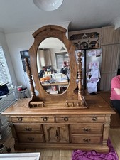 Solid Wood Bedroom Furniture Set