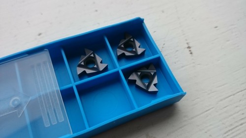 Kennametal threading inserts - 3,