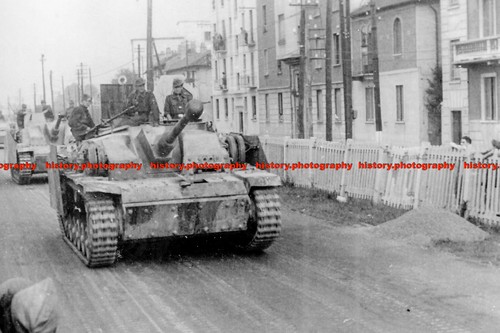 F007569 german tanks the - on,