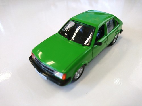 Opel kadett 1 43 model - d,