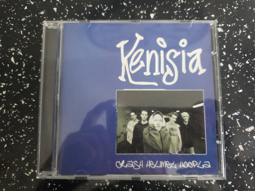 Kenisia crash helmet - helmet, hoopla