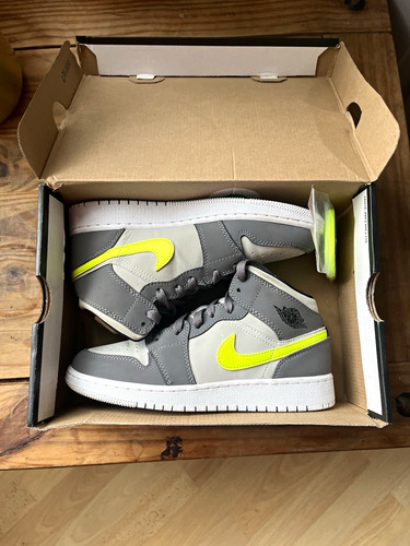 Nike air jordan mid - jordan,