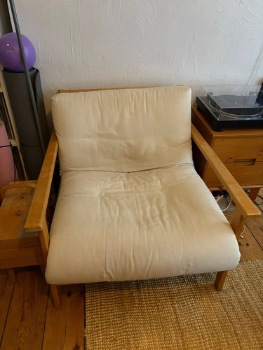 Futon company haiku single - -,