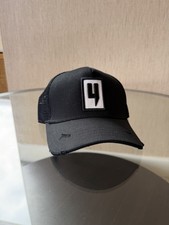 Yelir World Black And White