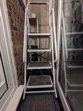Folding Non Slip 4 Step Ladder
