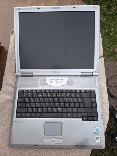 Fujitsu siemens amilo 6825 - amilo,
