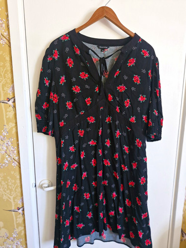 Peacocks black red floral - peacocks,
