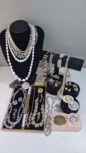 Vintage jewellery bundle - 50's,