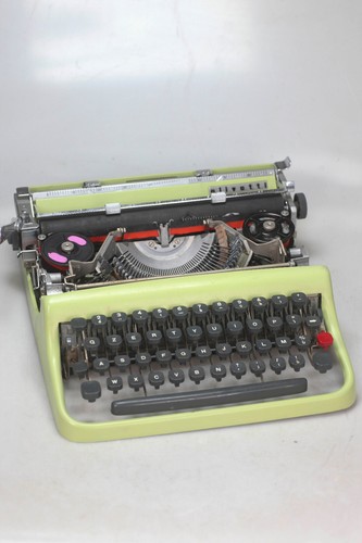 Olivetti letter type - letter, 22