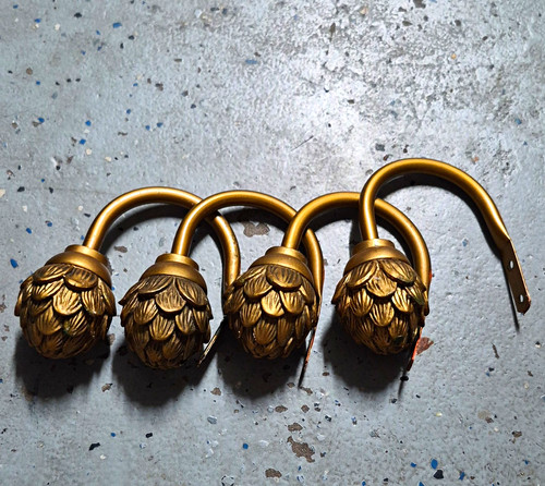 Set gold metal curtain - of,