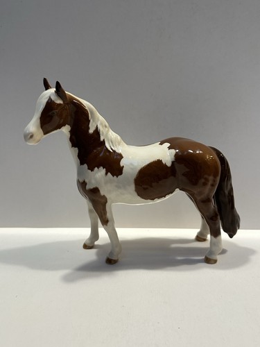 Beswick skewbald brown white - skewbald,