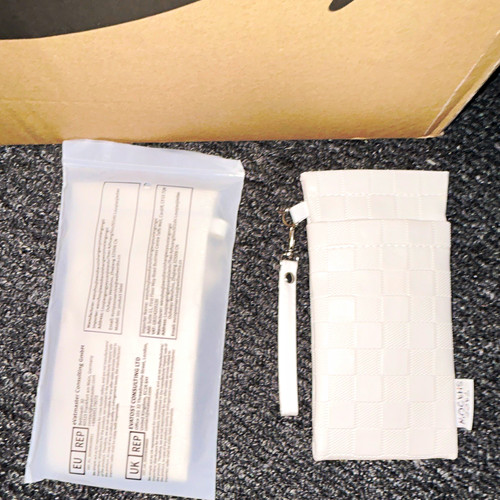 White zipper make cosmetic - make-up,