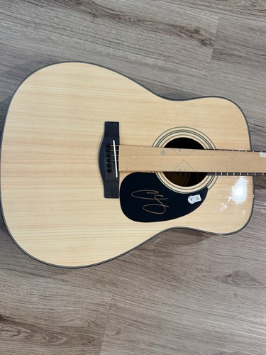 Chris stapleton signed - stapleton,