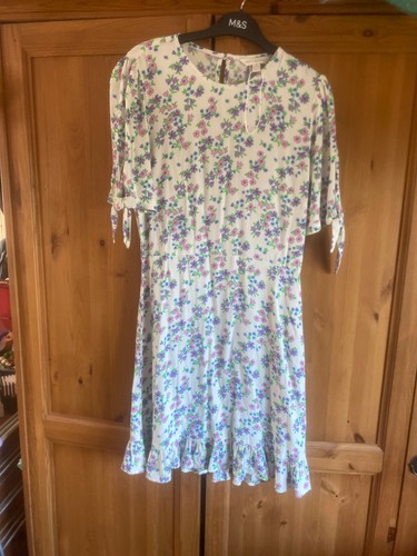 Ghost dress crepe type - m&s,