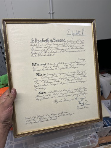 Queen elizabeth signed - queen,