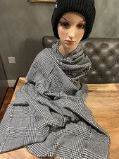 Zara Black White Dog Toothed Shawl Scarf And Winter Time Black Beanie Hat