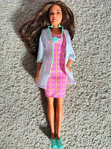 Barbie fast cast - cast, clinic
