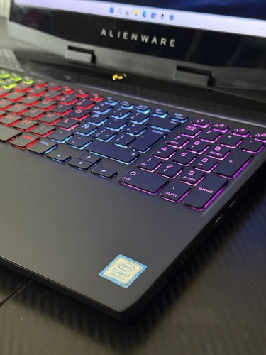 Alienware m15 8th gen 16gb - i7,