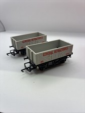 2 X Hornby 00 Gauge R210 Five