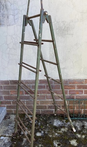 Vintage metal stepladder - metal,