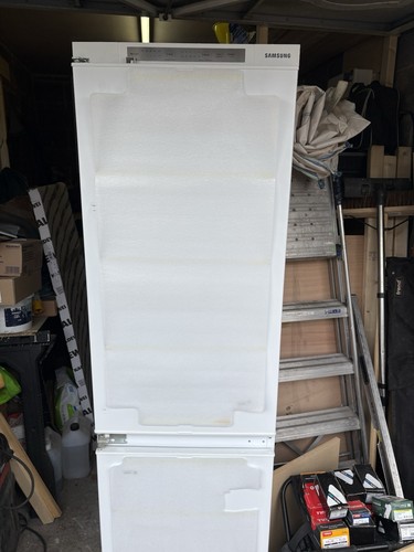 Samsung tall fridge freezer - tall,