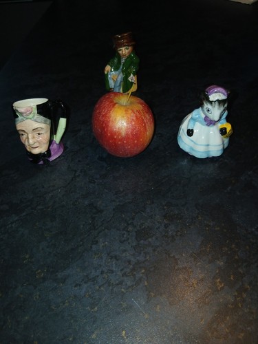 Artone character figures 3 - figures, x