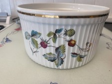 Royal Worcester STRAWBERRY FAIR  Soufflé Dish Size 6 Shape 46 17.5cm