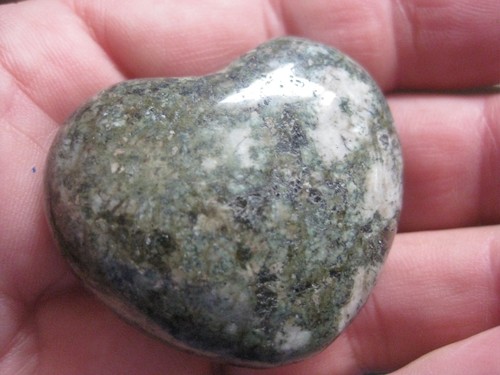 Stonehenge heart polished - stonehenge,,