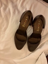 Size 3 1/2 brown (think