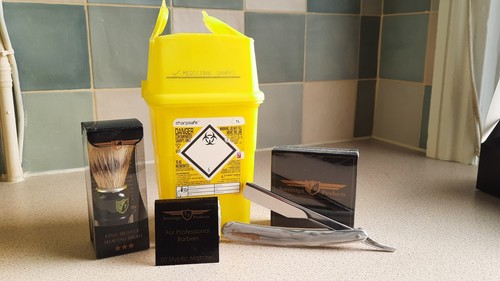 Shaving kit barbers - shaving,