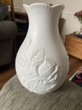 Kaiser White Porcelain Vase