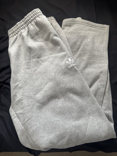 Bnwt adidas mens trefoil - mens, ess